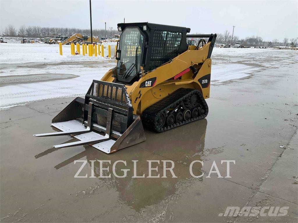 CAT 257B3 Încarcatoare cu excavator