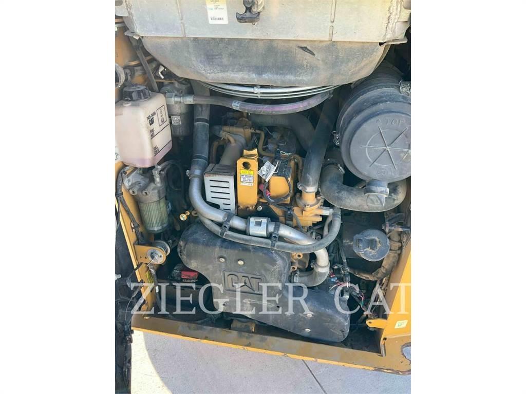 CAT 257D Încarcatoare cu excavator
