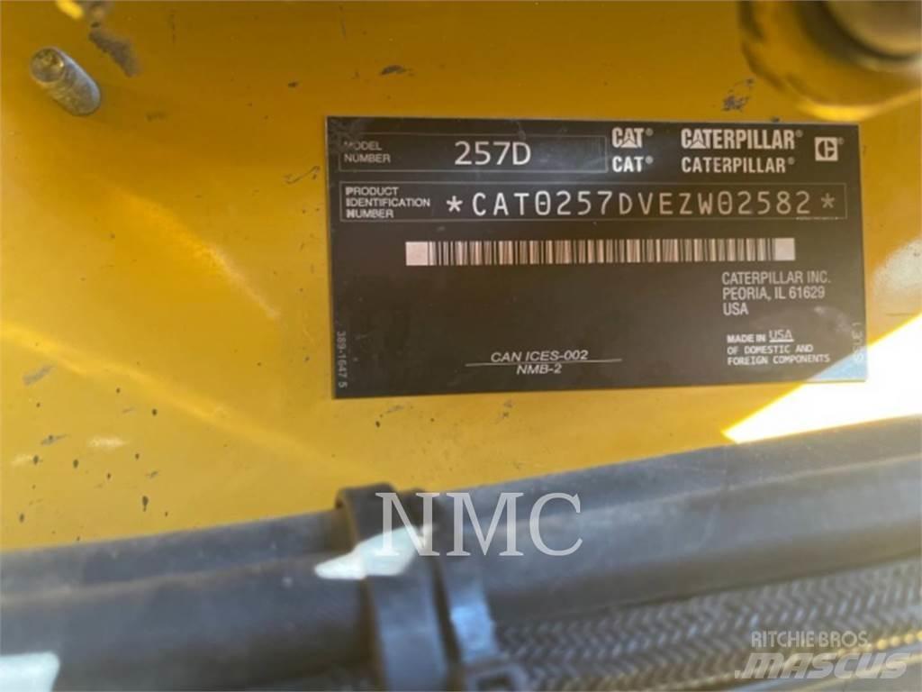 CAT 257D Încarcatoare cu excavator