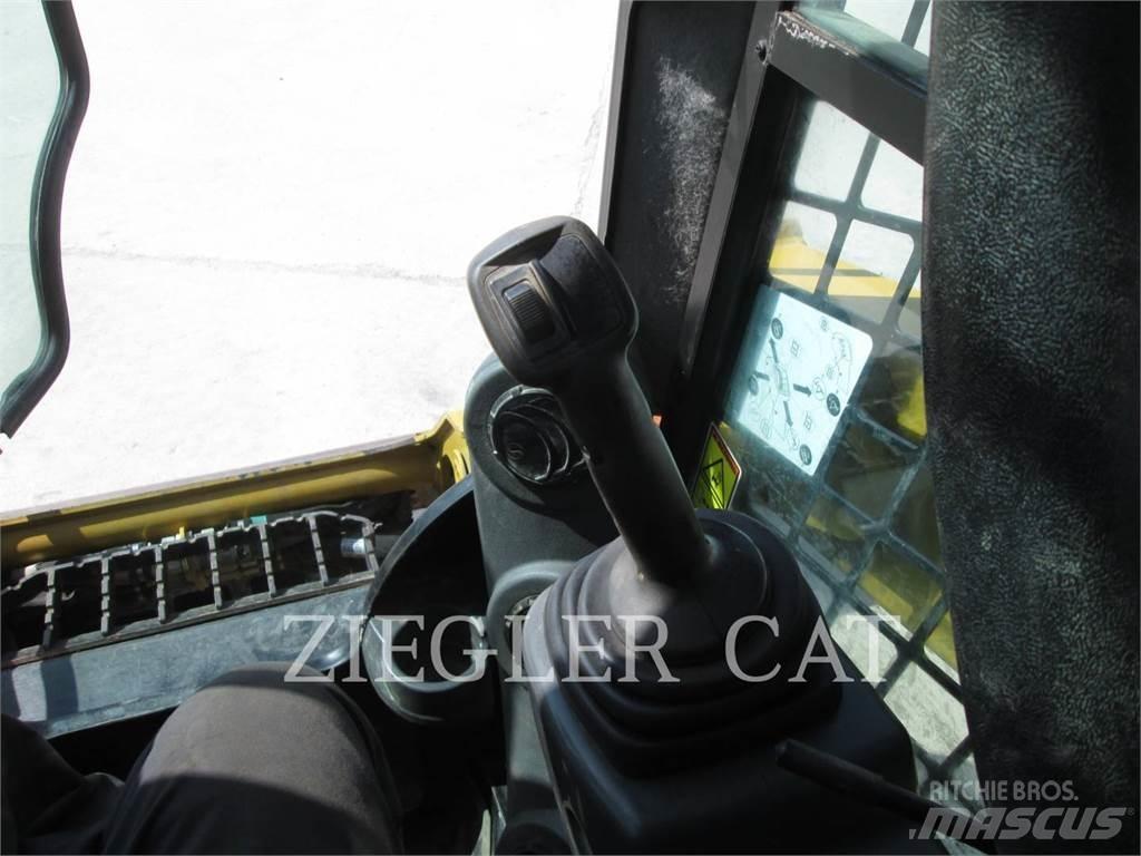 CAT 257D Încarcatoare cu excavator