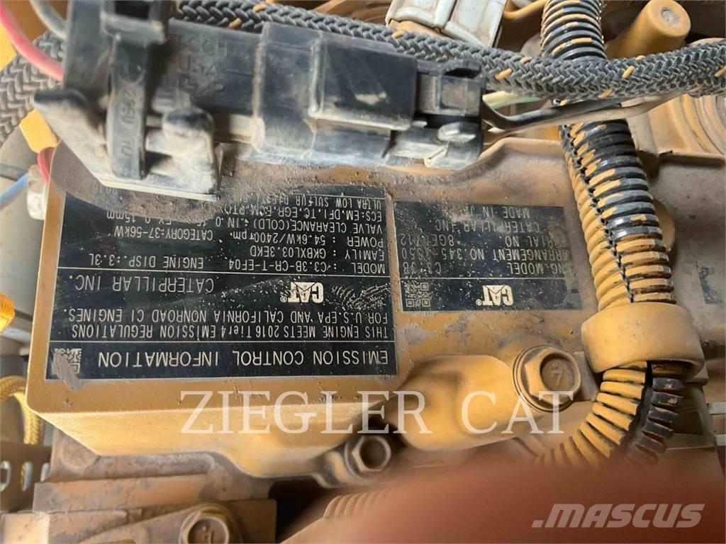 CAT 257D Încarcatoare cu excavator