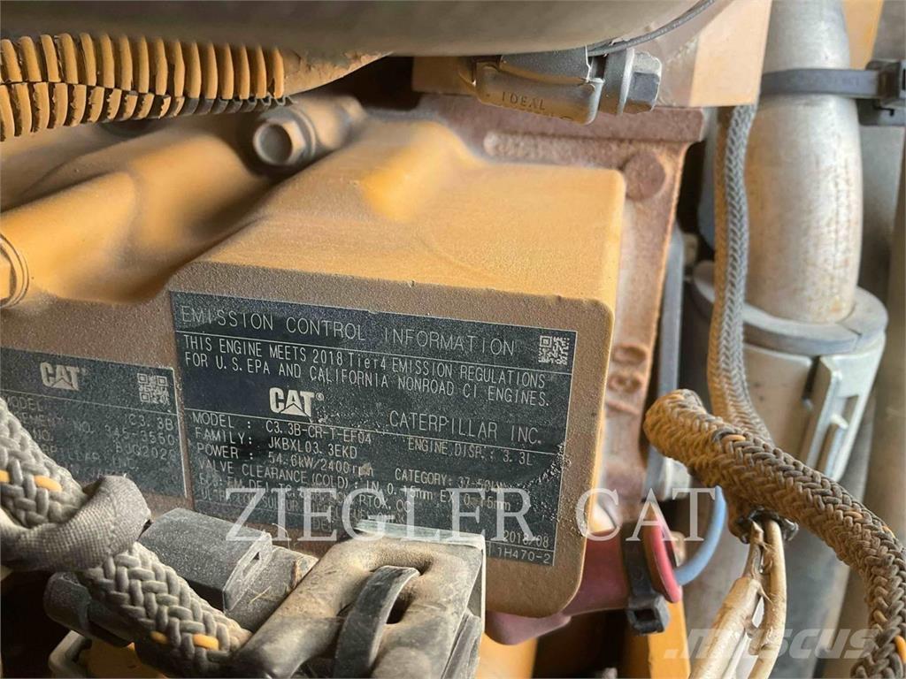 CAT 257D Încarcatoare cu excavator