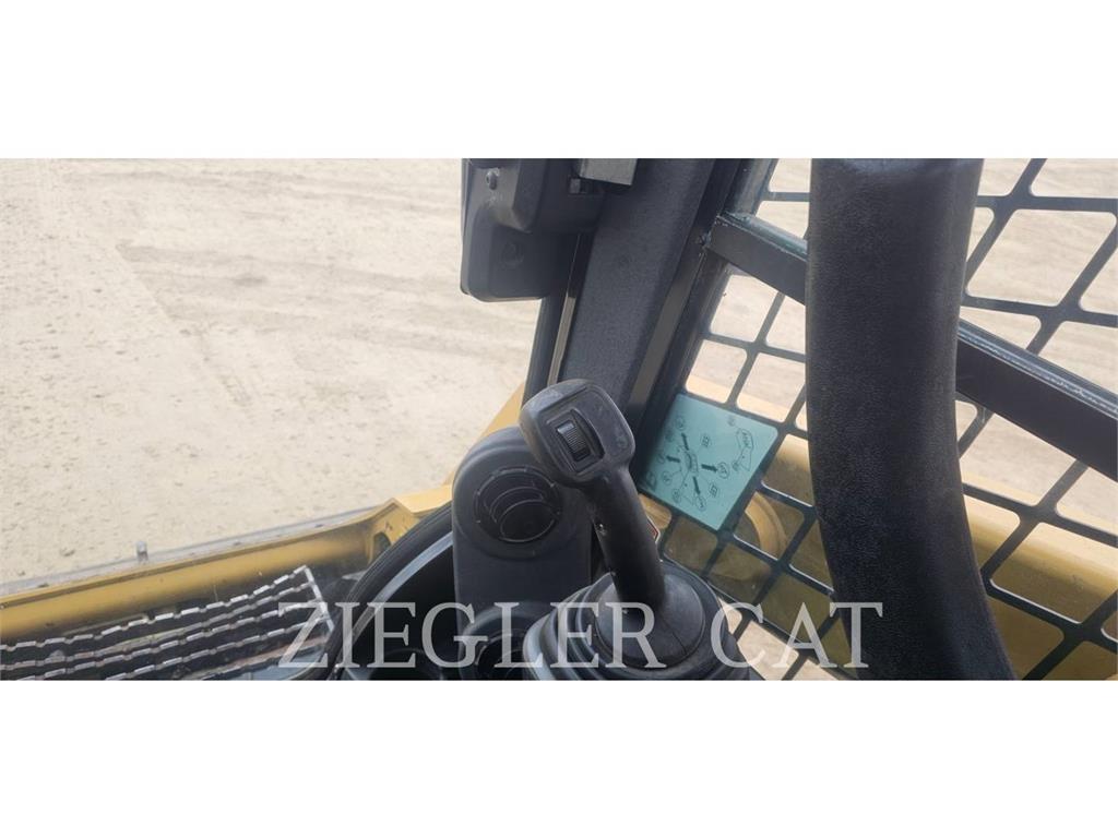 CAT 257D Încarcatoare cu excavator