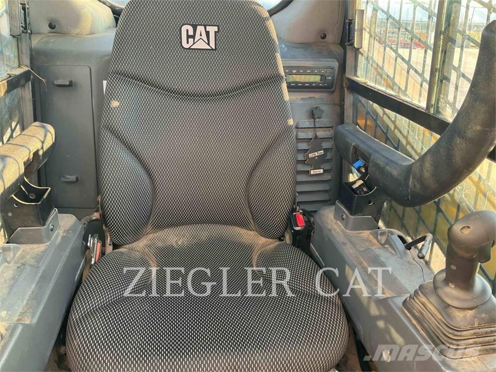CAT 259D3 Încarcatoare cu excavator