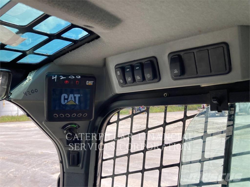 CAT 259D3 Încarcatoare cu excavator