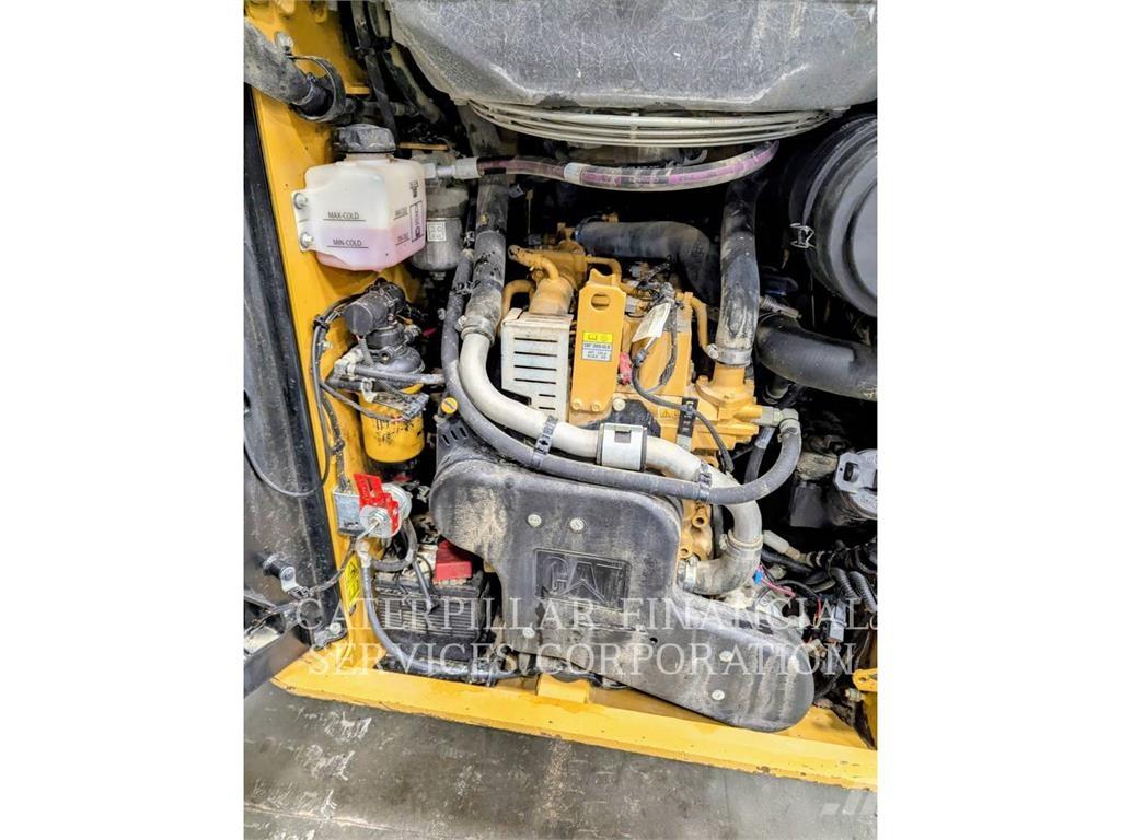 CAT 259D3 Încarcatoare cu excavator