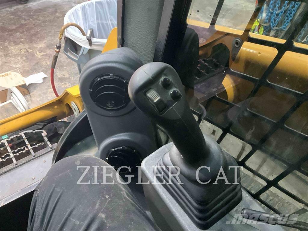 CAT 259D3 Încarcatoare cu excavator