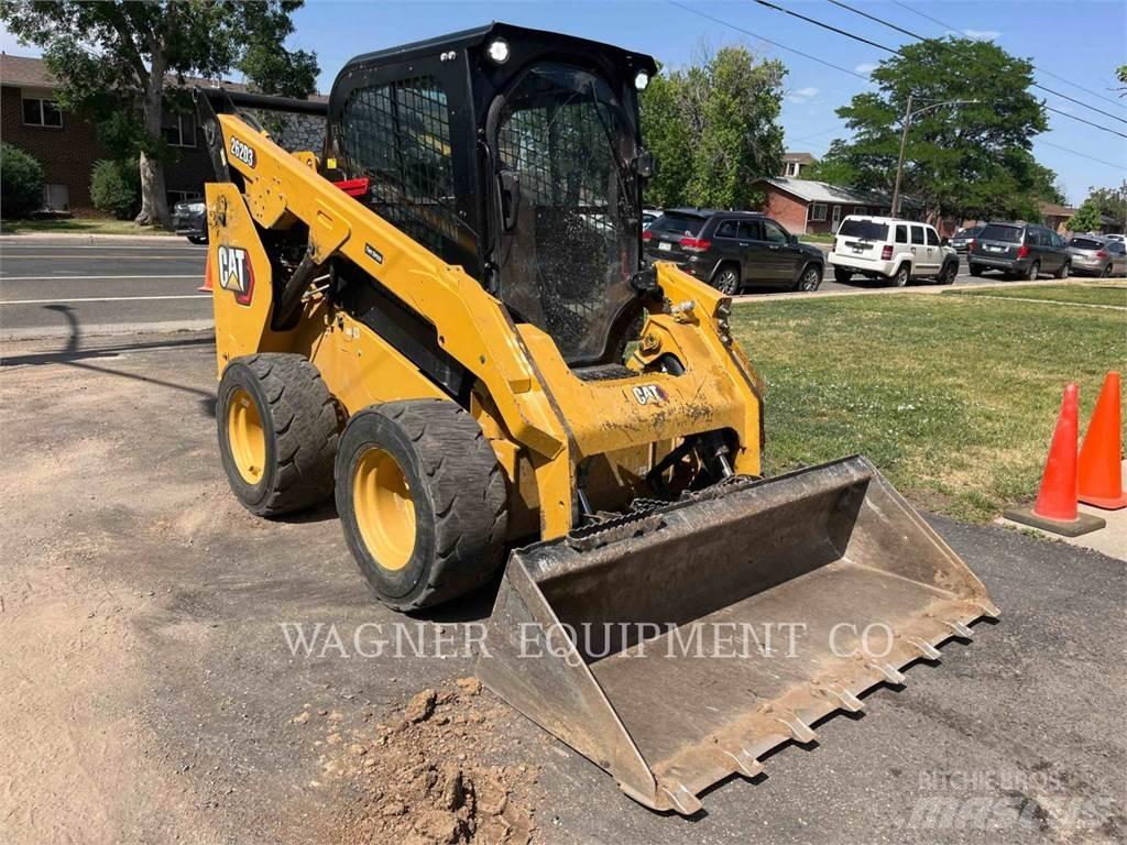 CAT 262D3 Mini incarcator