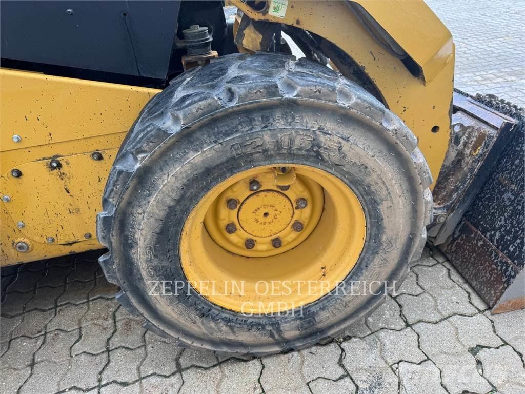 CAT 262D3 Mini incarcator