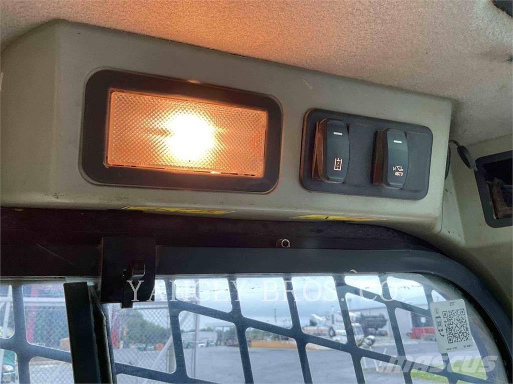 CAT 262D3 Mini incarcator
