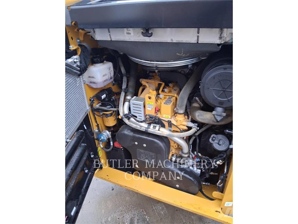 CAT 262D3 C3H2 Mini incarcator