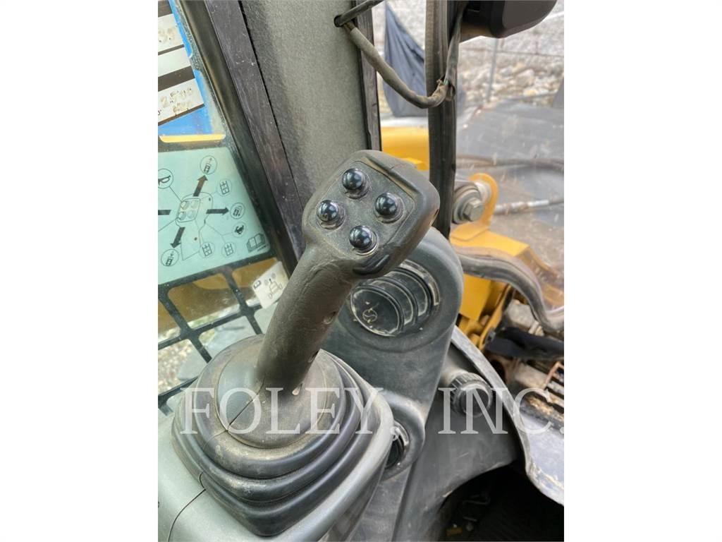 CAT 272D2 Mini incarcator