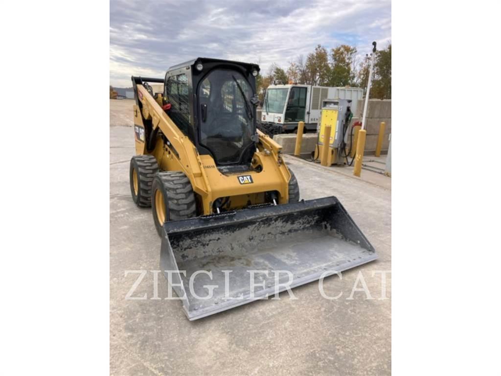 CAT 272D2 Mini incarcator