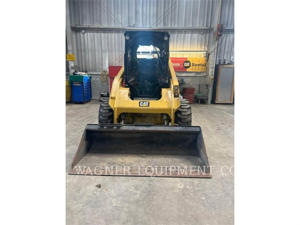 CAT 272D2 Mini incarcator