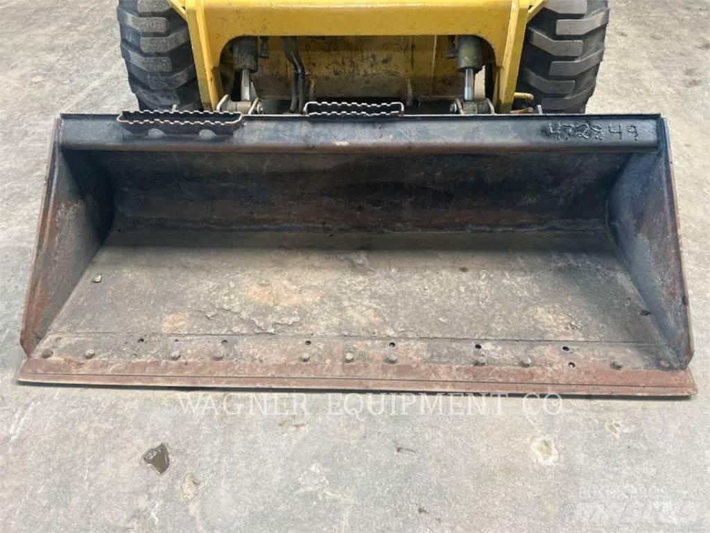 CAT 272D2 Mini incarcator