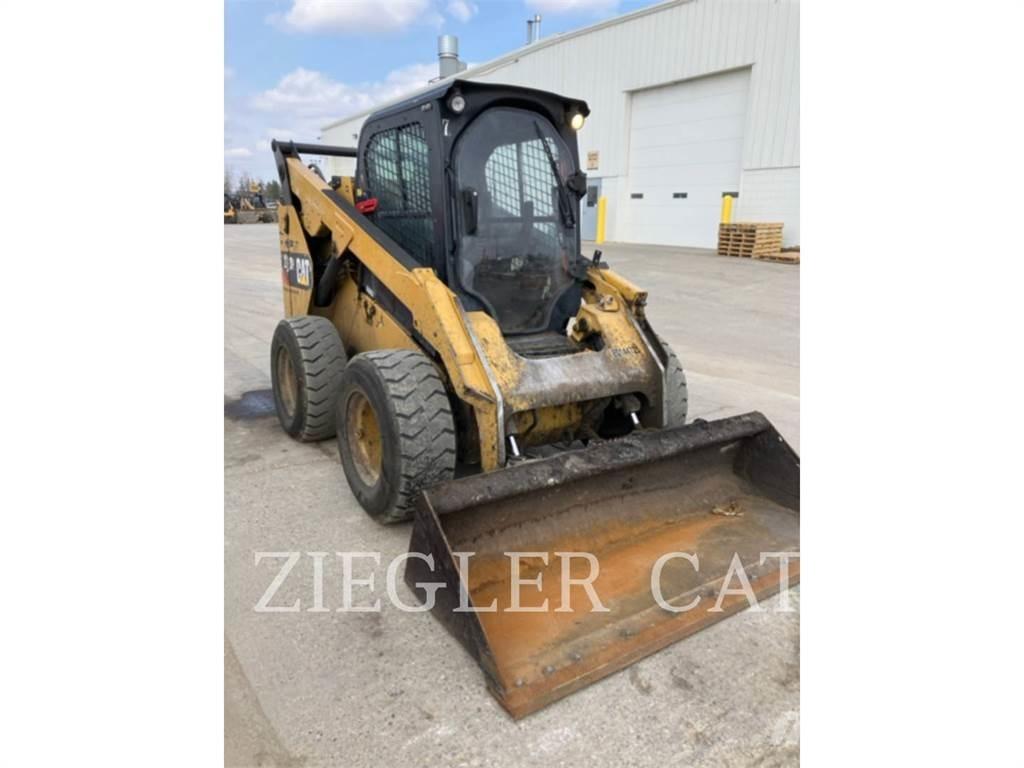 CAT 272D2 Mini incarcator