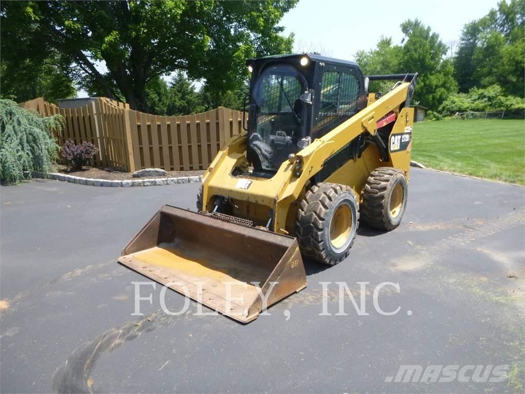 CAT 272D2 Mini incarcator