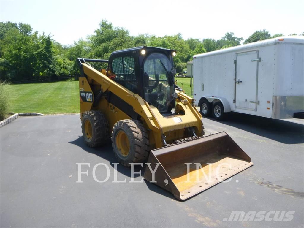 CAT 272D2 Mini incarcator