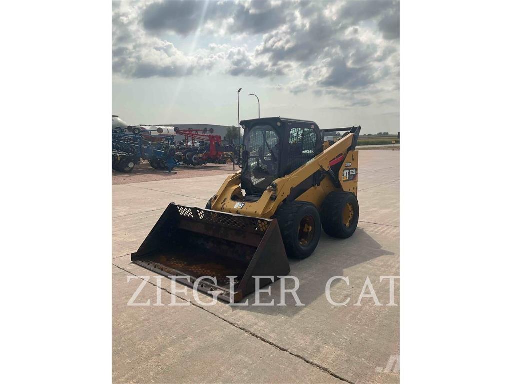 CAT 272D2 Mini incarcator
