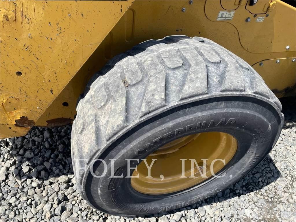 CAT 272D2XHP Mini incarcator
