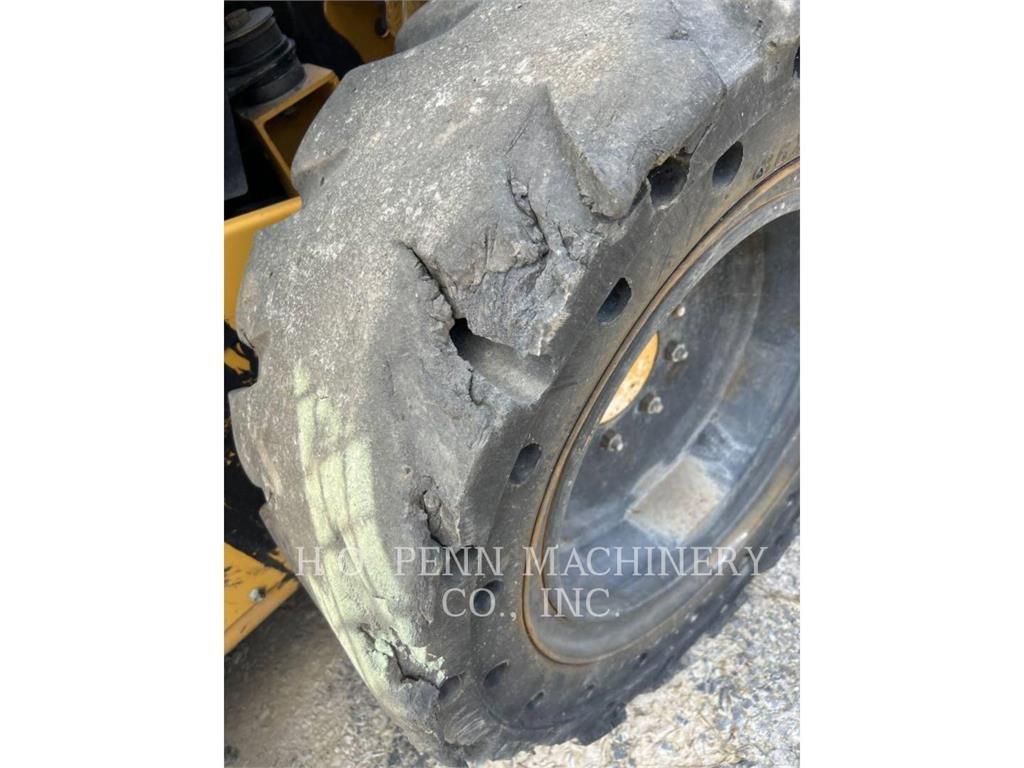 CAT 272D2XHP Mini incarcator