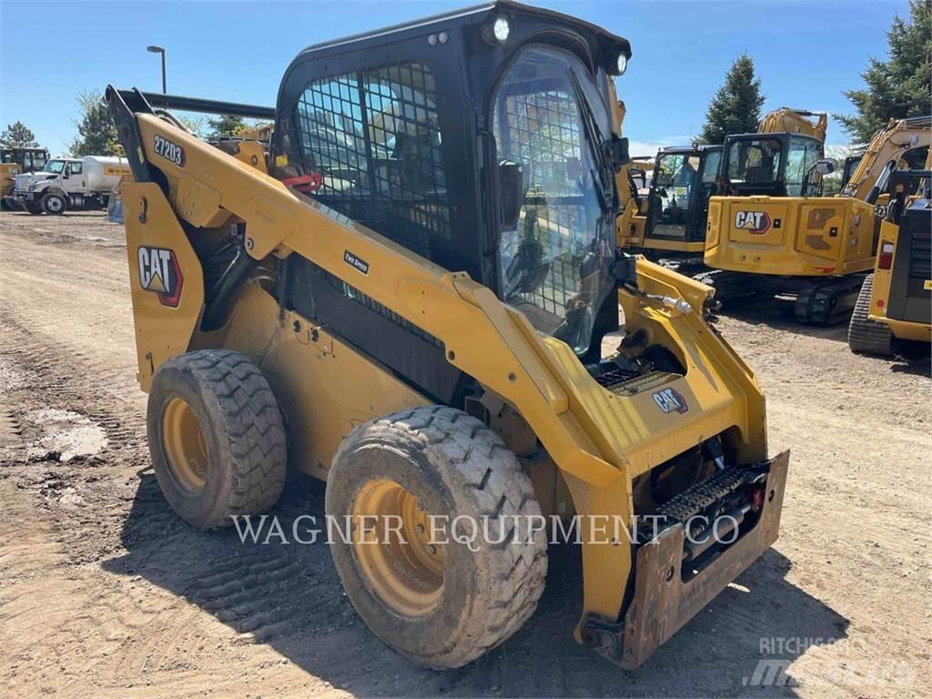 CAT 272D3 Mini incarcator