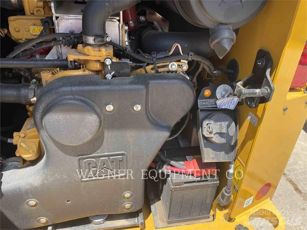 CAT 272D3 Mini incarcator