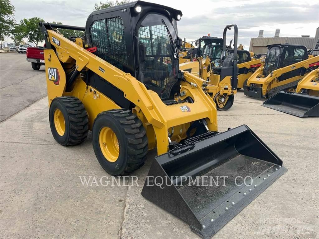 CAT 272D3 Mini incarcator