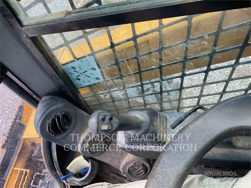 CAT 272D3 Mini incarcator