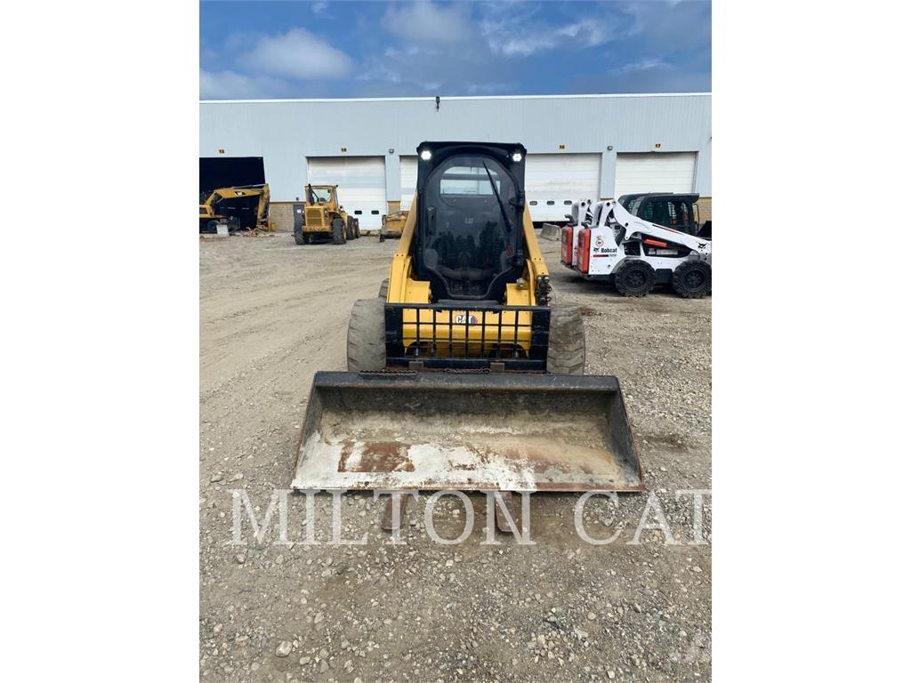 CAT 272D3XE Mini incarcator