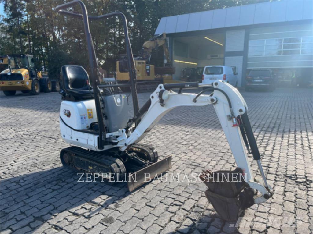 CAT 300.9D Excavatoare pe șenile
