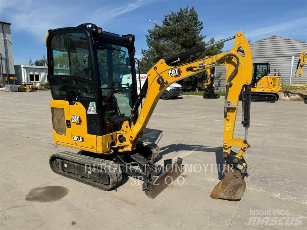 CAT 301.6 Excavatoare pe șenile
