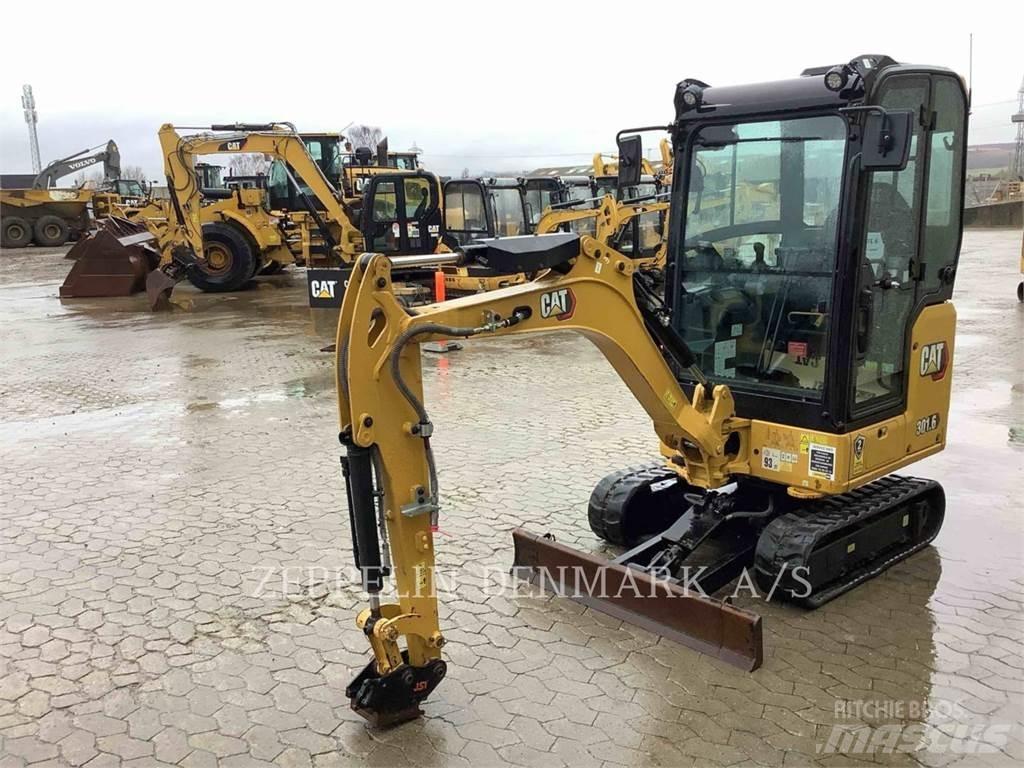 CAT 301.6 Excavatoare pe șenile
