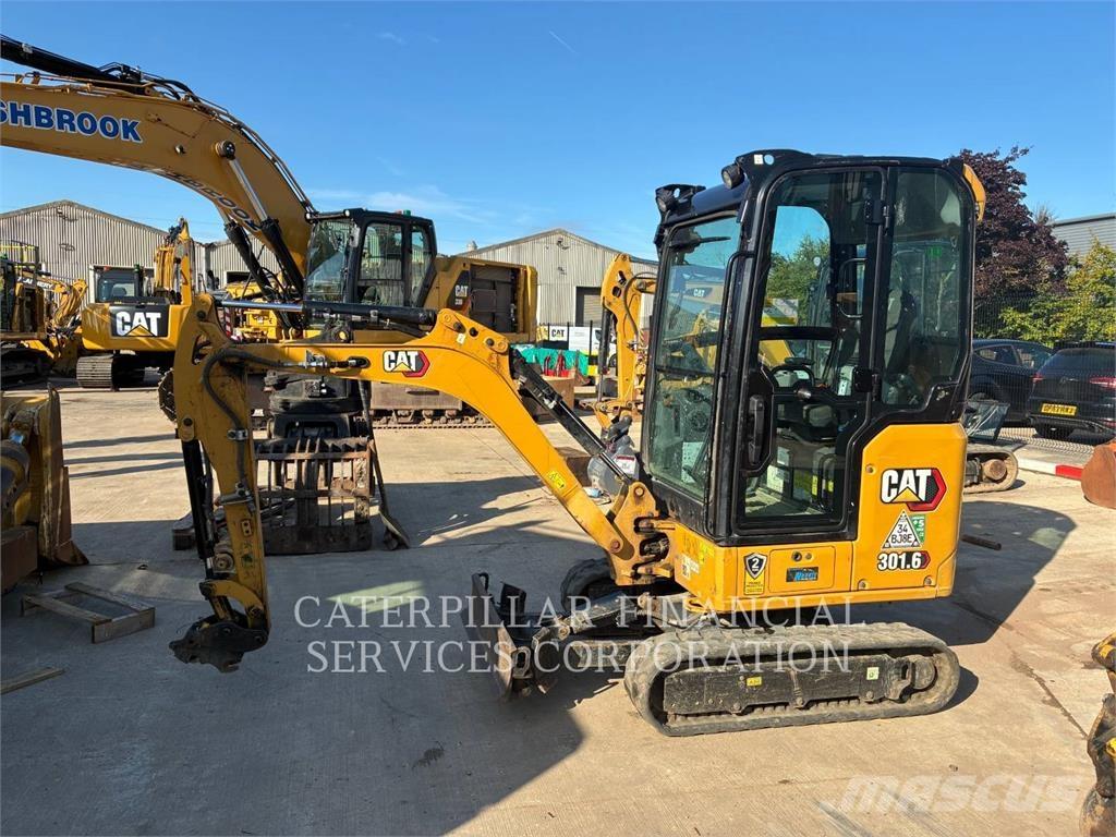 CAT 301.6 Excavatoare pe șenile
