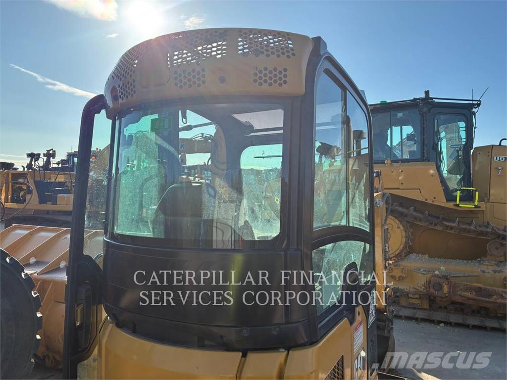CAT 301.6-05 Excavatoare pe șenile
