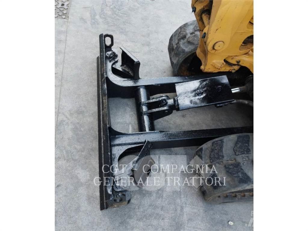 CAT 301.7 Excavatoare pe șenile
