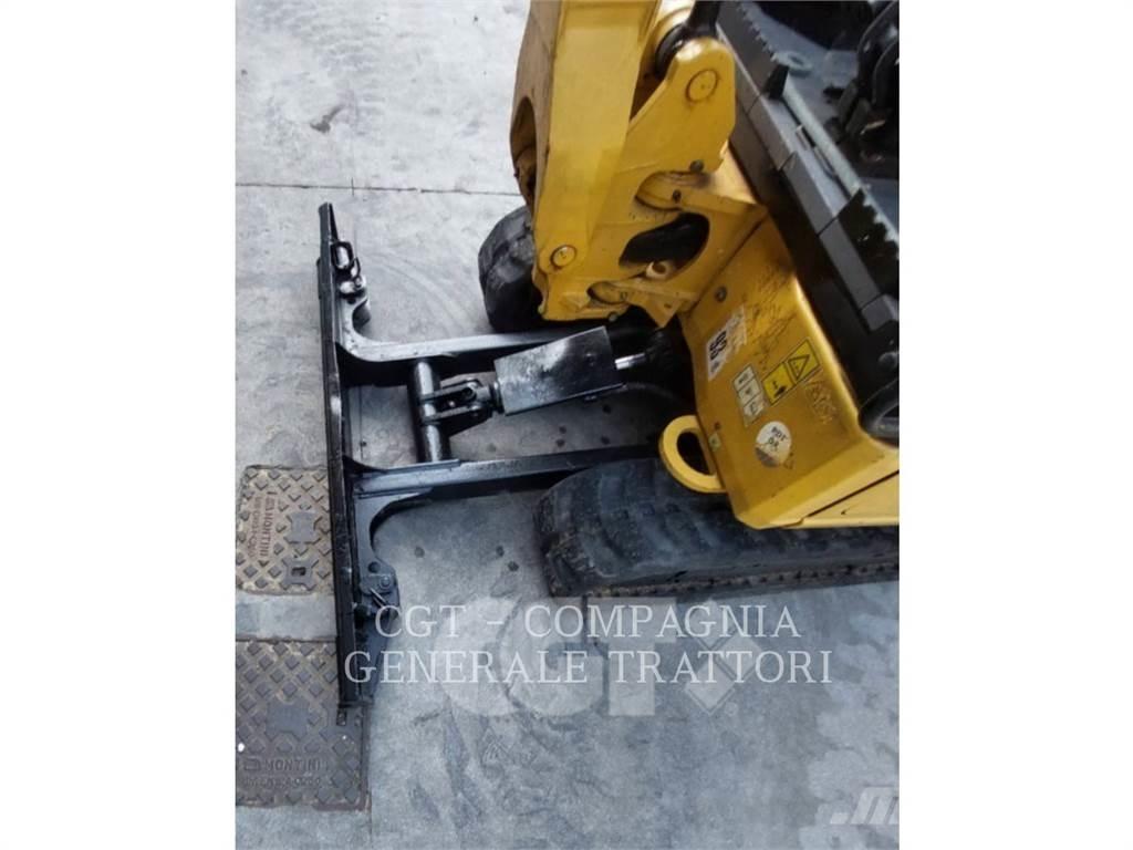 CAT 301.7 Excavatoare pe șenile
