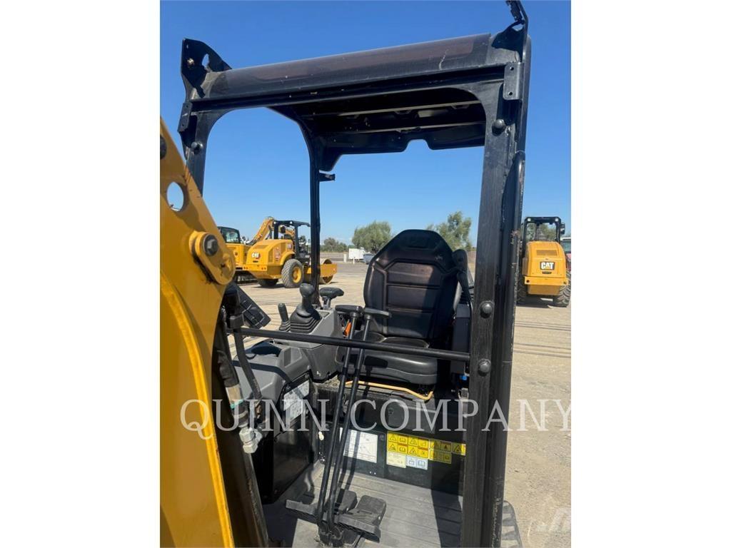 CAT 301.7 Excavatoare pe șenile
