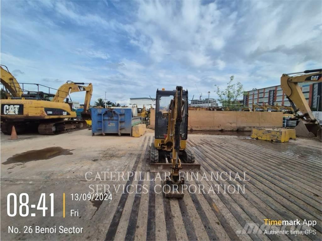 CAT 301.7-05CR Excavatoare pe șenile
