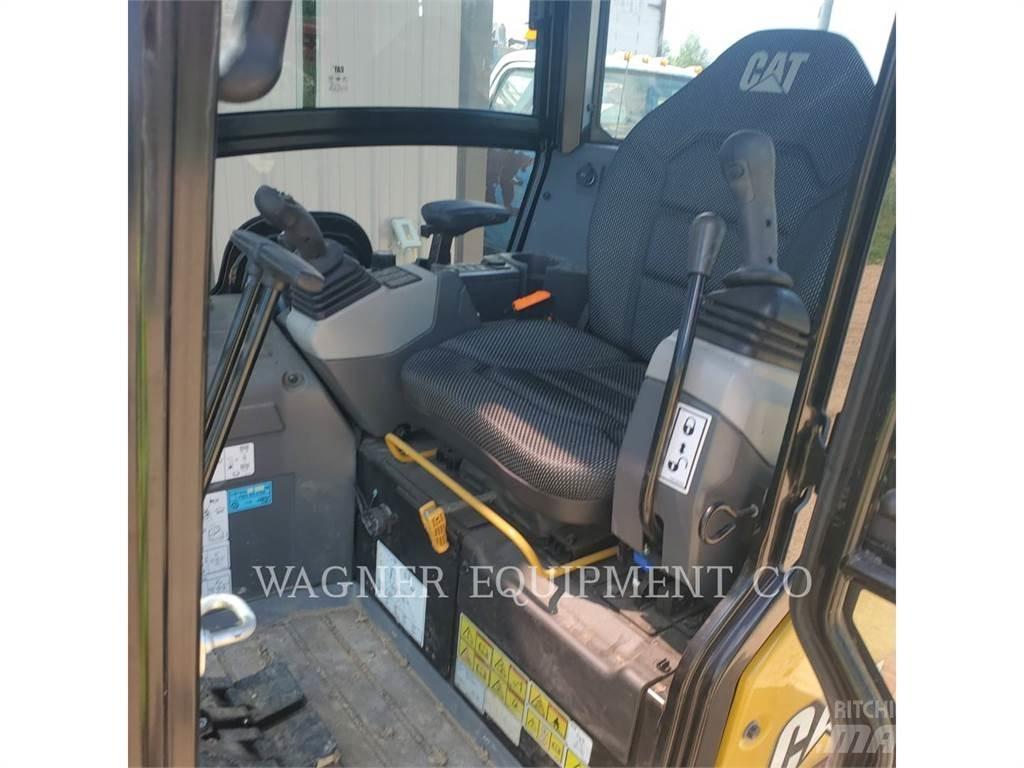 CAT 301.8 Excavatoare pe șenile
