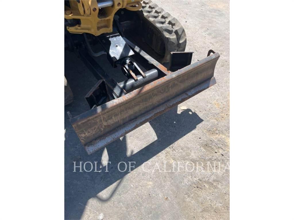 CAT 301.8 Excavatoare pe șenile
