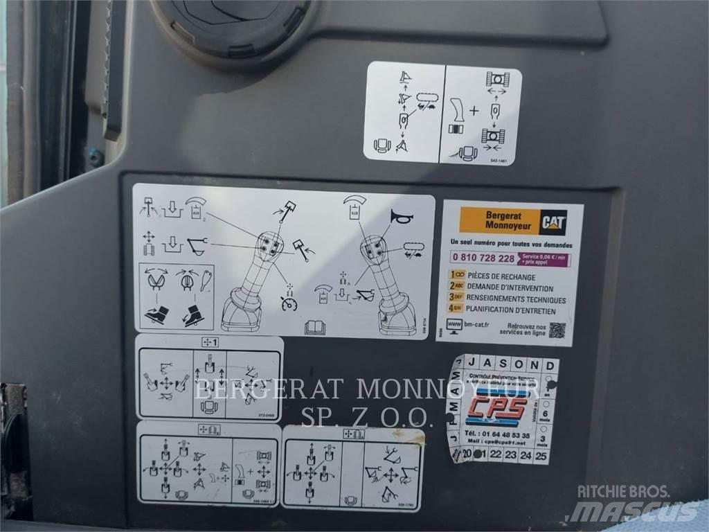 CAT 301.8 Excavatoare pe șenile
