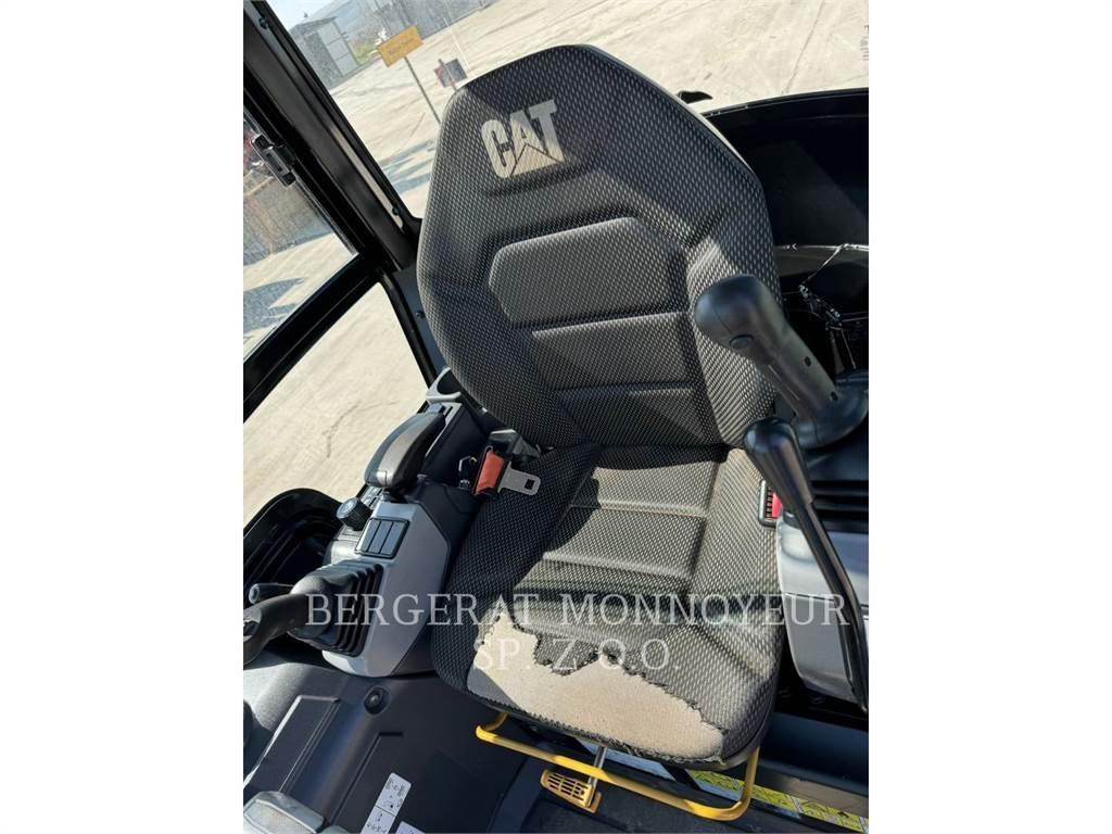 CAT 301.8 Excavatoare pe șenile
