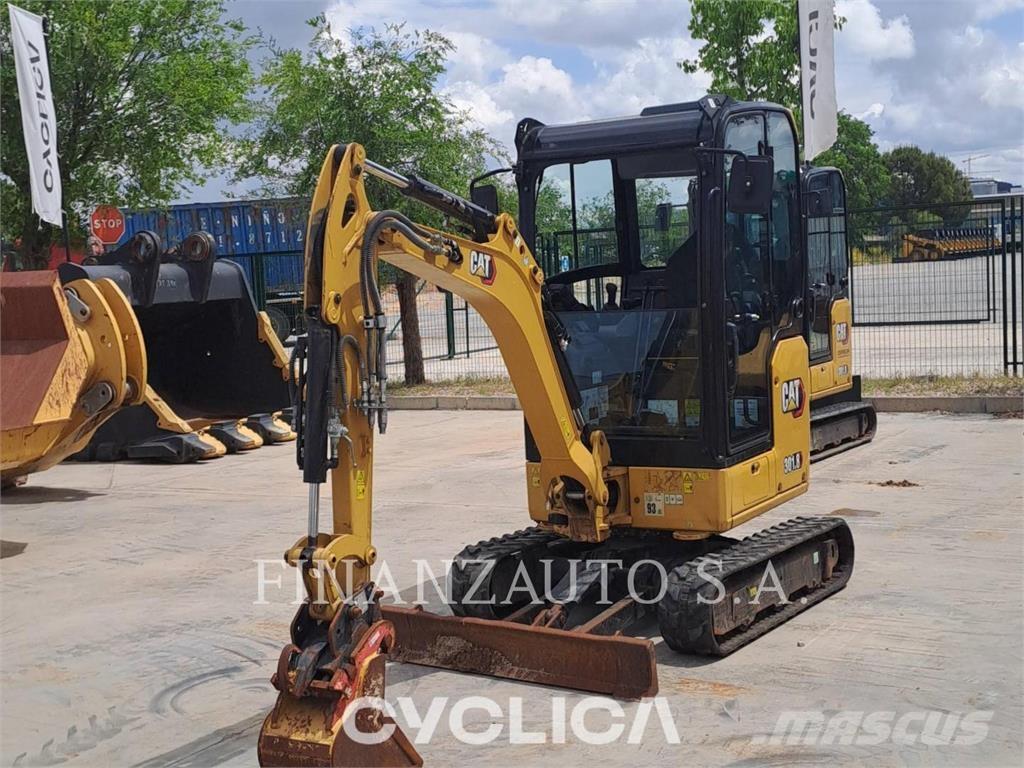 CAT 301.8 Excavatoare pe șenile

