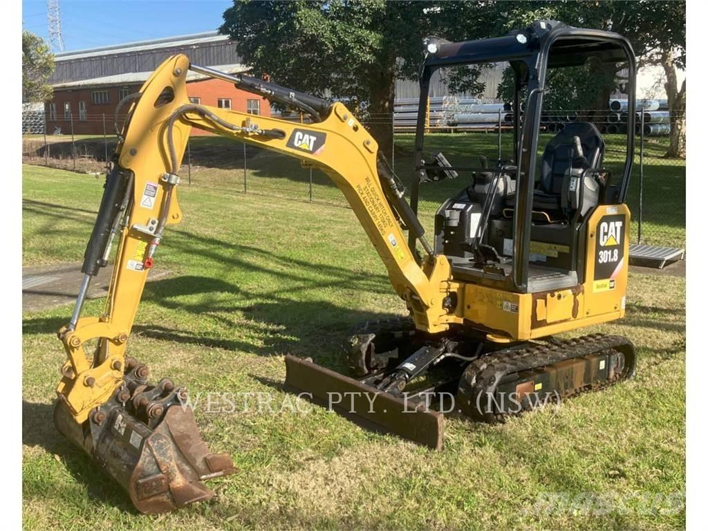 CAT 301.8 Excavatoare pe șenile
