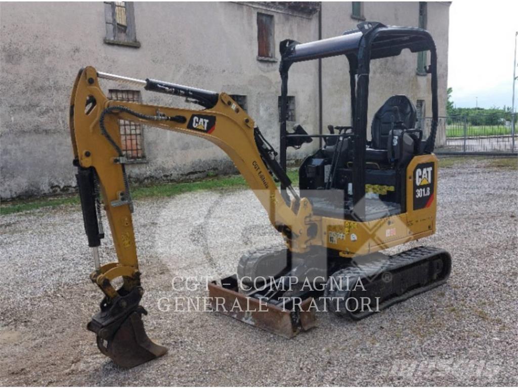 CAT 301.8 Excavatoare pe șenile

