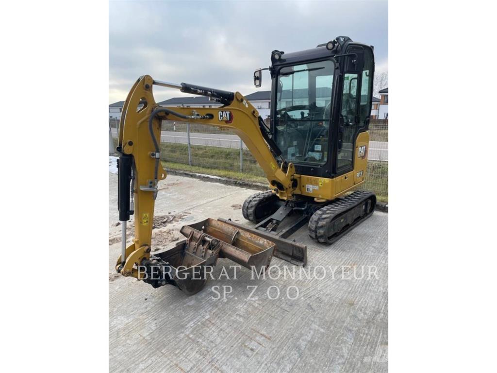 CAT 301.8 Excavatoare pe șenile
