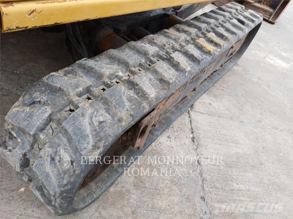 CAT 301.8-05 Excavatoare pe șenile
