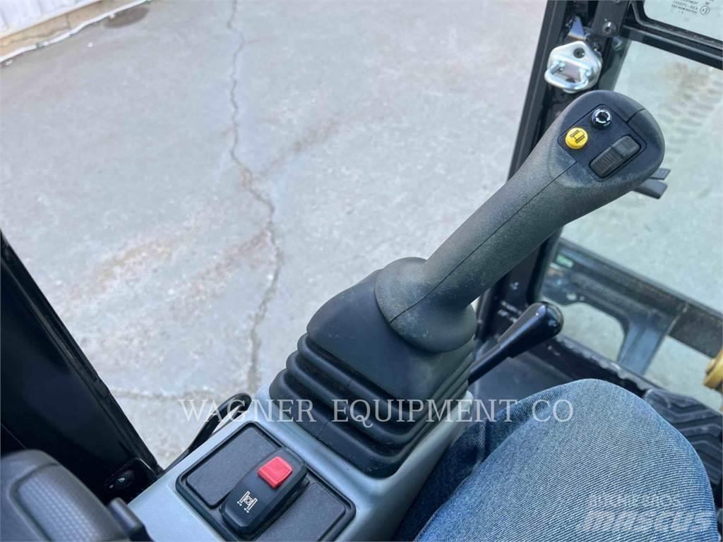 CAT 302 Excavatoare pe șenile
