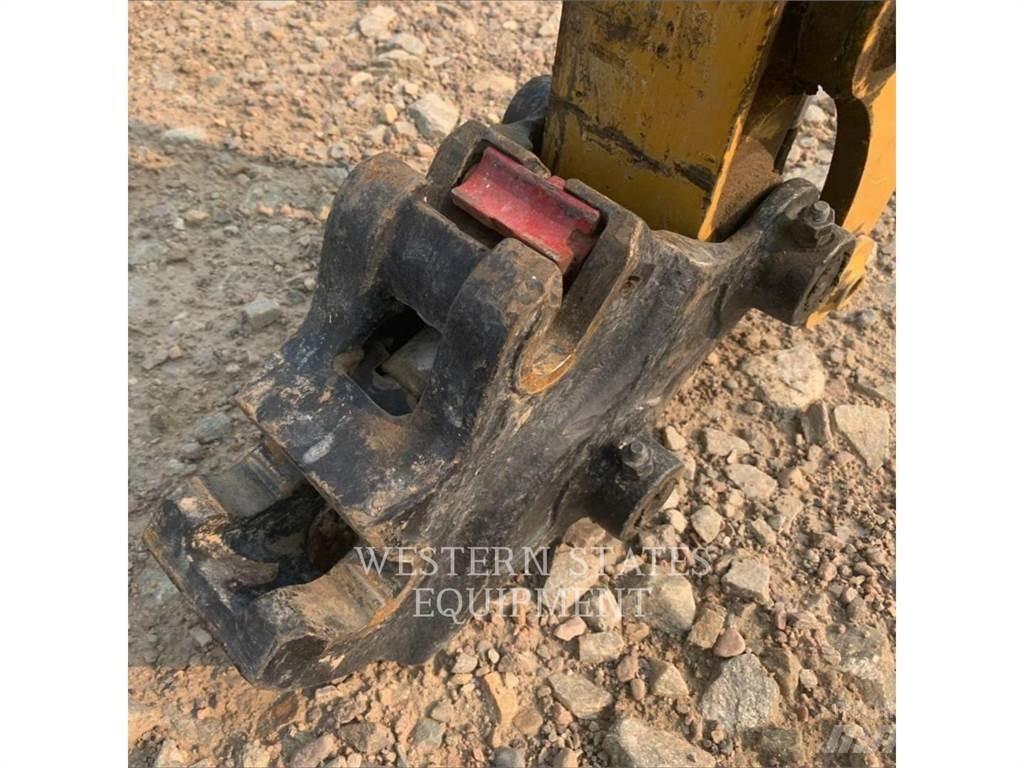 CAT 302 Excavatoare pe șenile
